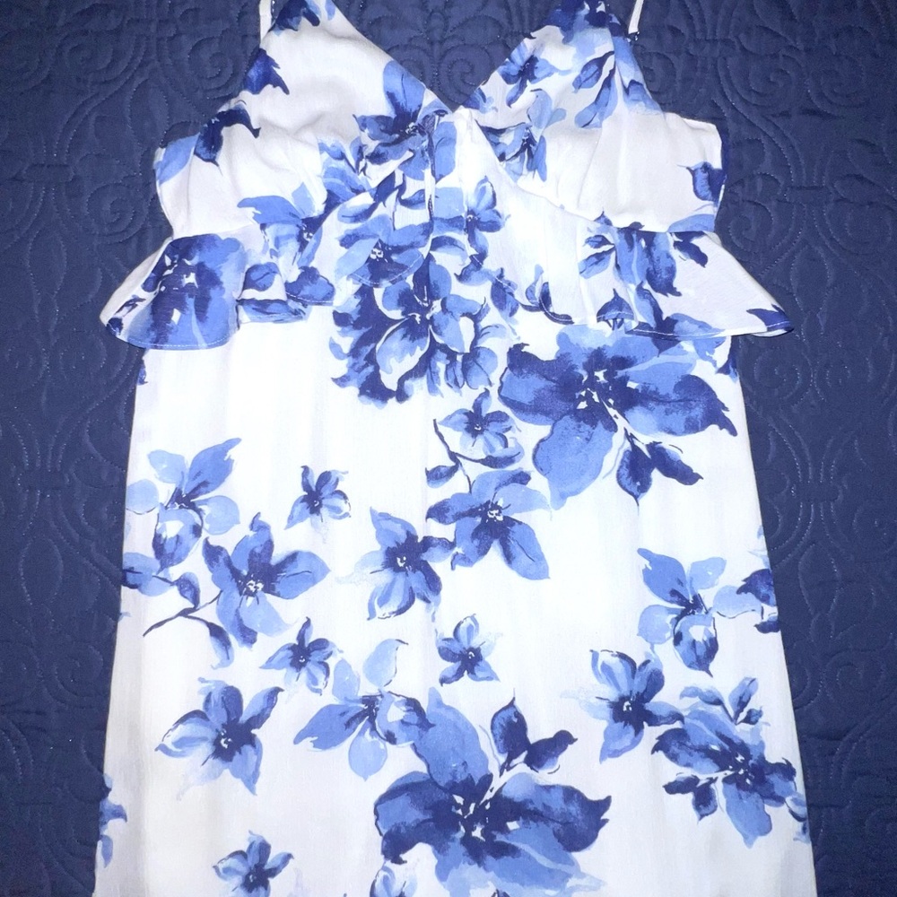 LULU'S ISLAND TIME BLUE & WHITE FLORAL RUFFLE MIDI DRESS